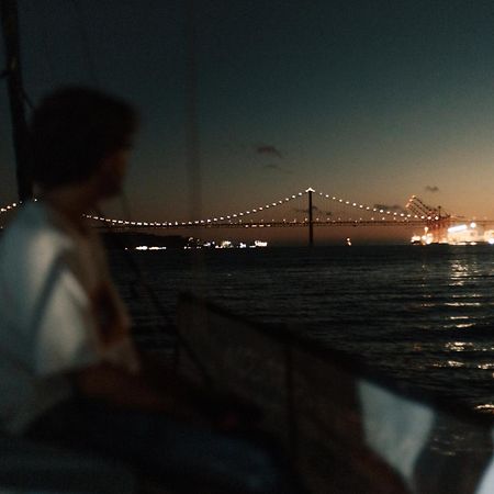 Stay In A Boat - Lisboa Bagian luar foto