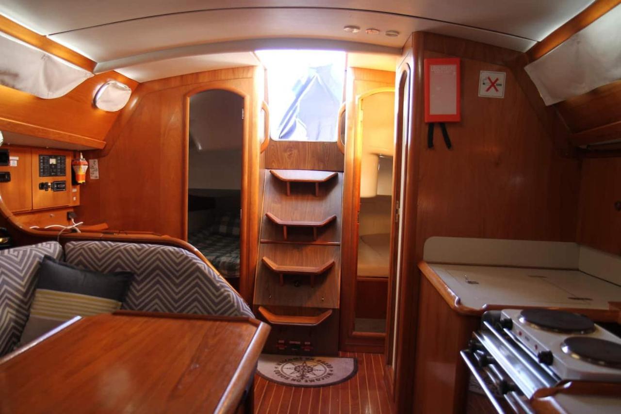 Stay In A Boat - Lisboa Bagian luar foto
