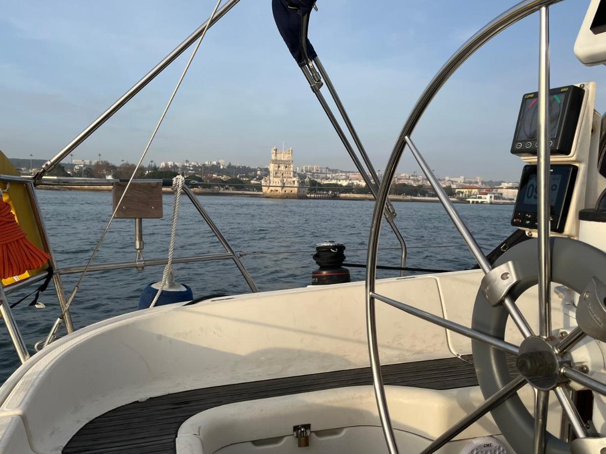 Stay In A Boat - Lisboa Bagian luar foto