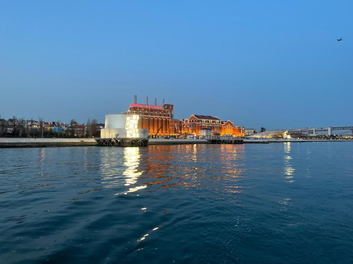 Stay In A Boat - Lisboa Bagian luar foto